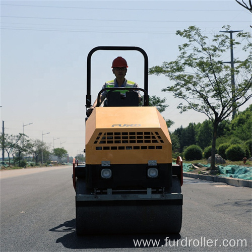 Mini ride on asphalt vibrating road roller FYL-900